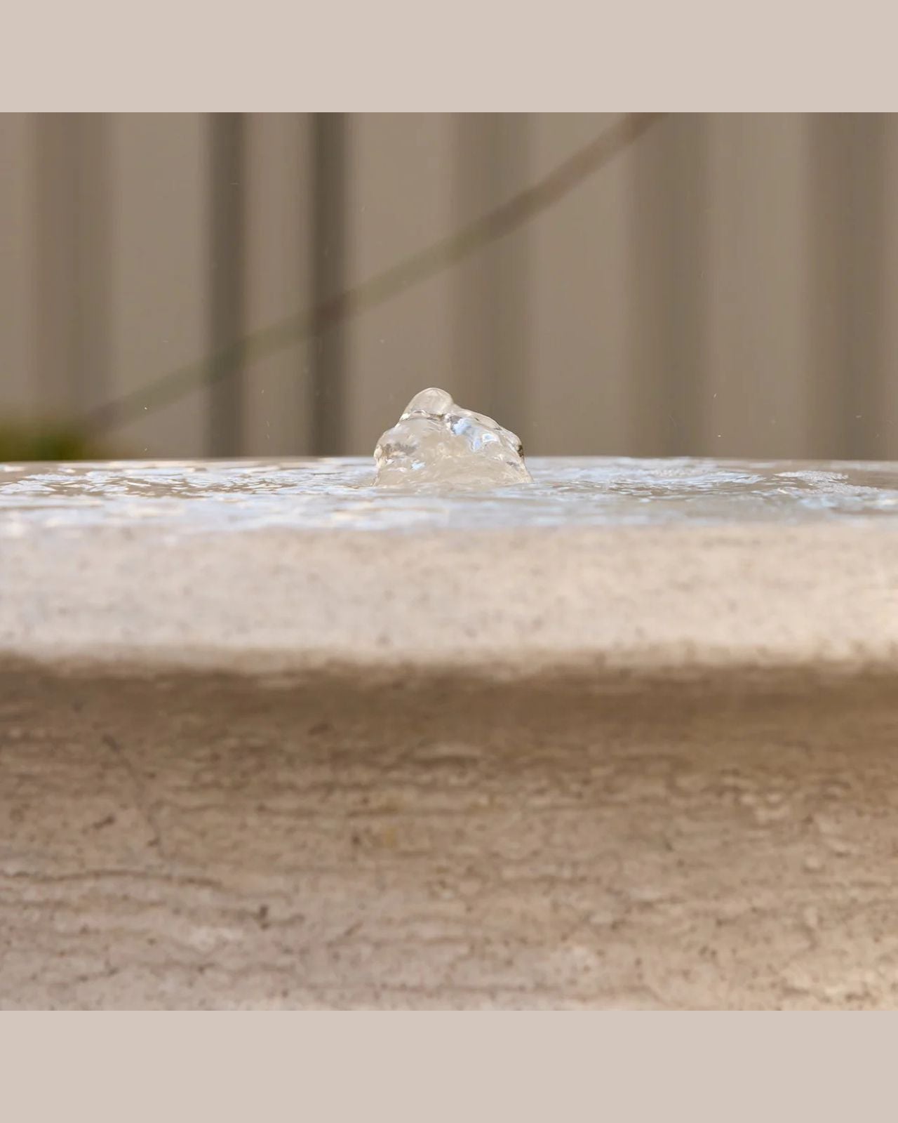 Onde Urn Sand Water Fountain with Base Reservoir